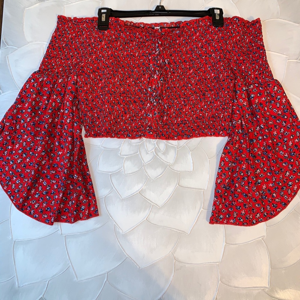 Floral print crop top with bell bottom sleeves